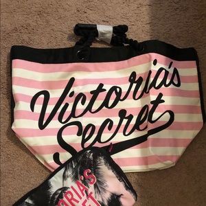BUNDLE VICTORIAS SECRET packable backpack and tote